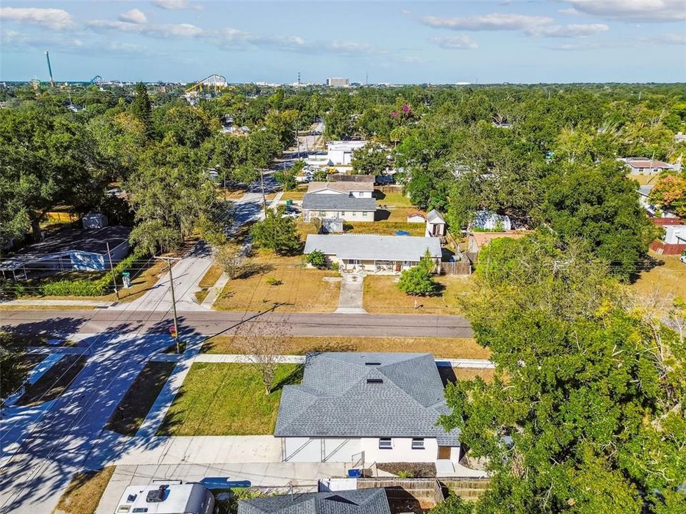 Active With Contract: $300,000 (3 beds, 1 baths, 1010 Square Feet)
