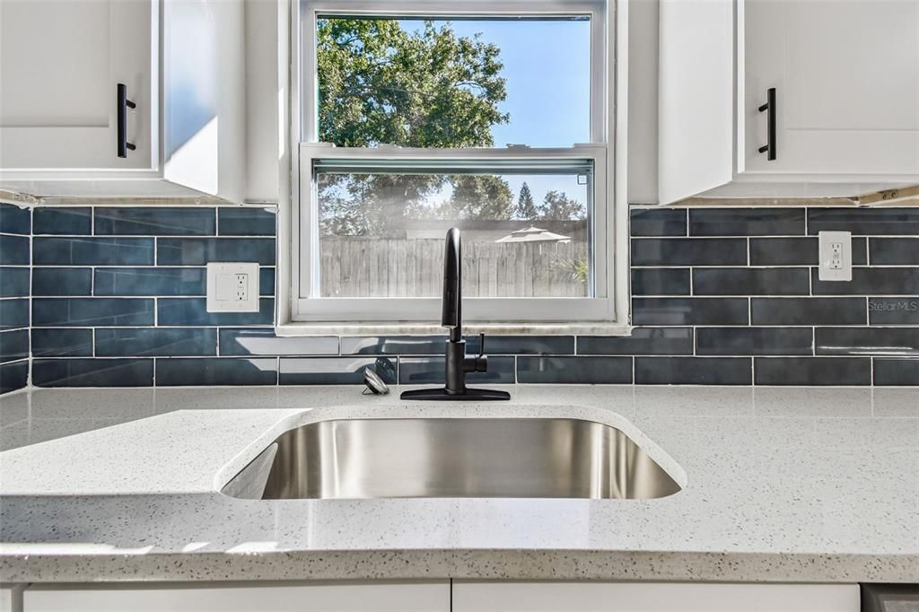 Active With Contract: $300,000 (3 beds, 1 baths, 1010 Square Feet)