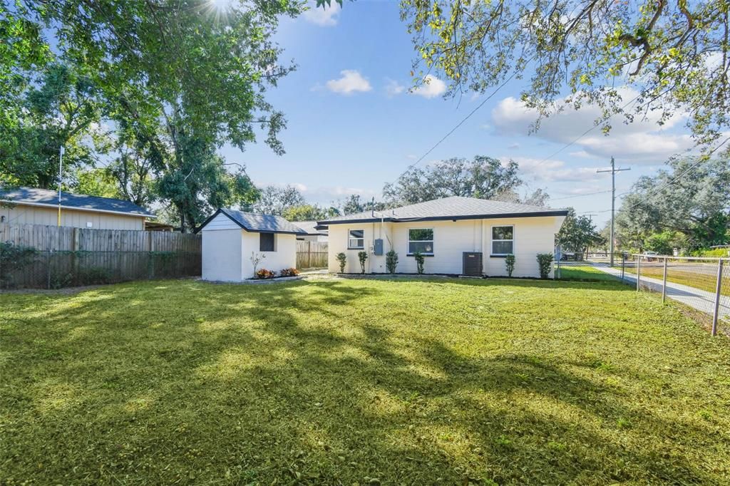 Active With Contract: $300,000 (3 beds, 1 baths, 1010 Square Feet)