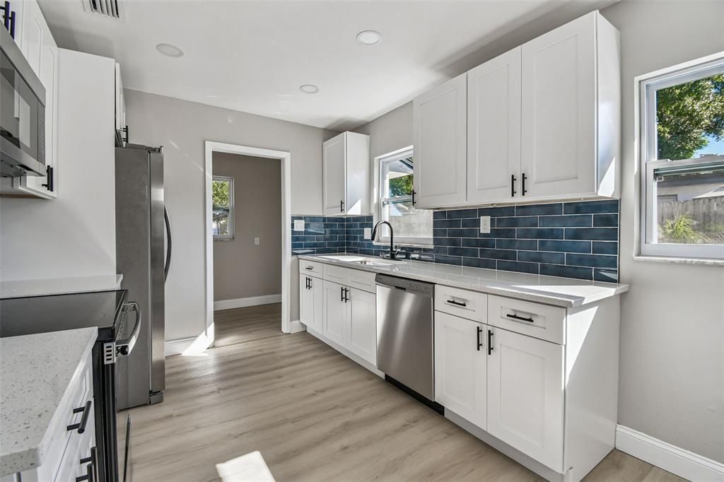 Active With Contract: $300,000 (3 beds, 1 baths, 1010 Square Feet)