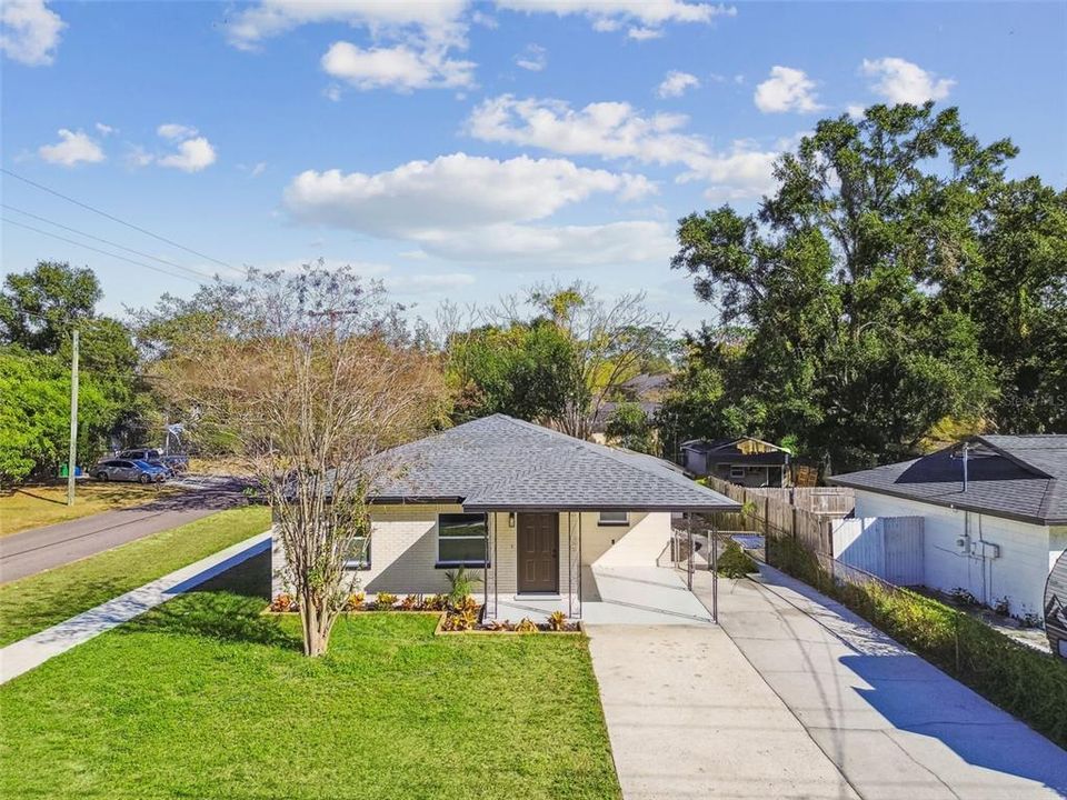 Active With Contract: $300,000 (3 beds, 1 baths, 1010 Square Feet)