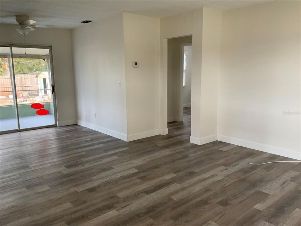 For Sale: $264,900 (2 beds, 1 baths, 752 Square Feet)