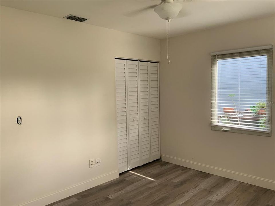 For Sale: $264,900 (2 beds, 1 baths, 752 Square Feet)