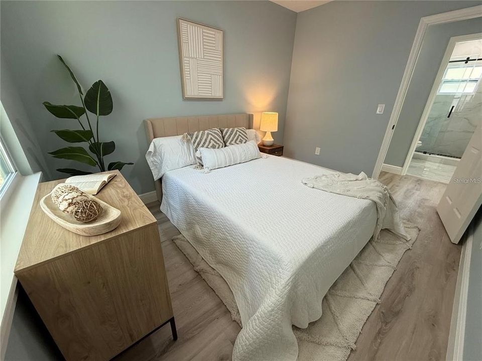 For Sale: $345,000 (2 beds, 1 baths, 818 Square Feet)