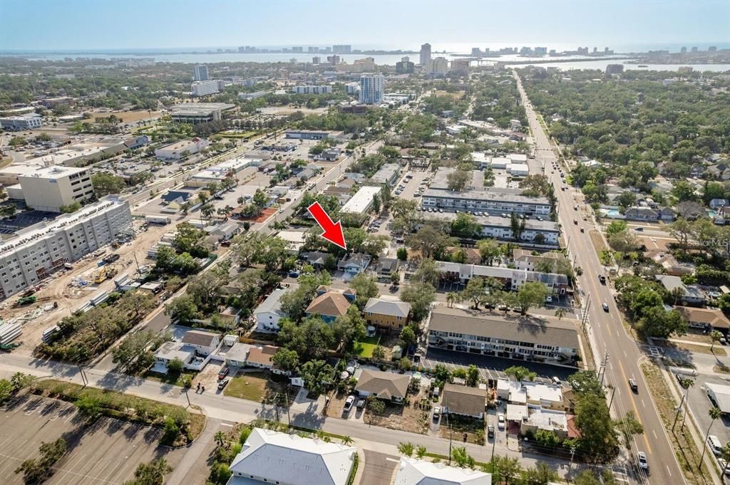 For Sale: $345,000 (2 beds, 1 baths, 818 Square Feet)