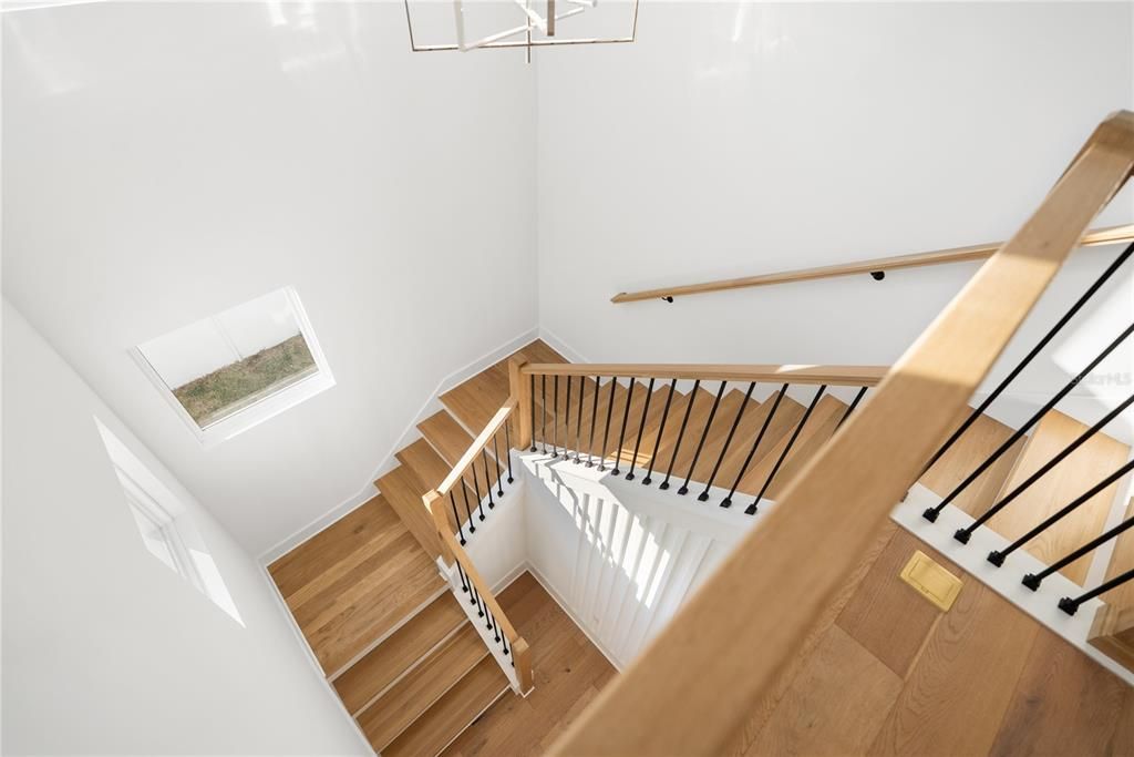 For Sale: $925,000 (4 beds, 2 baths, 2086 Square Feet)