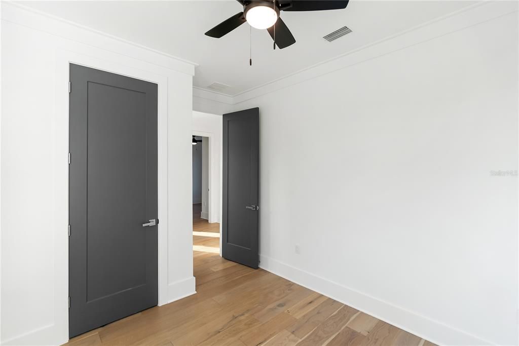 For Sale: $925,000 (4 beds, 2 baths, 2086 Square Feet)