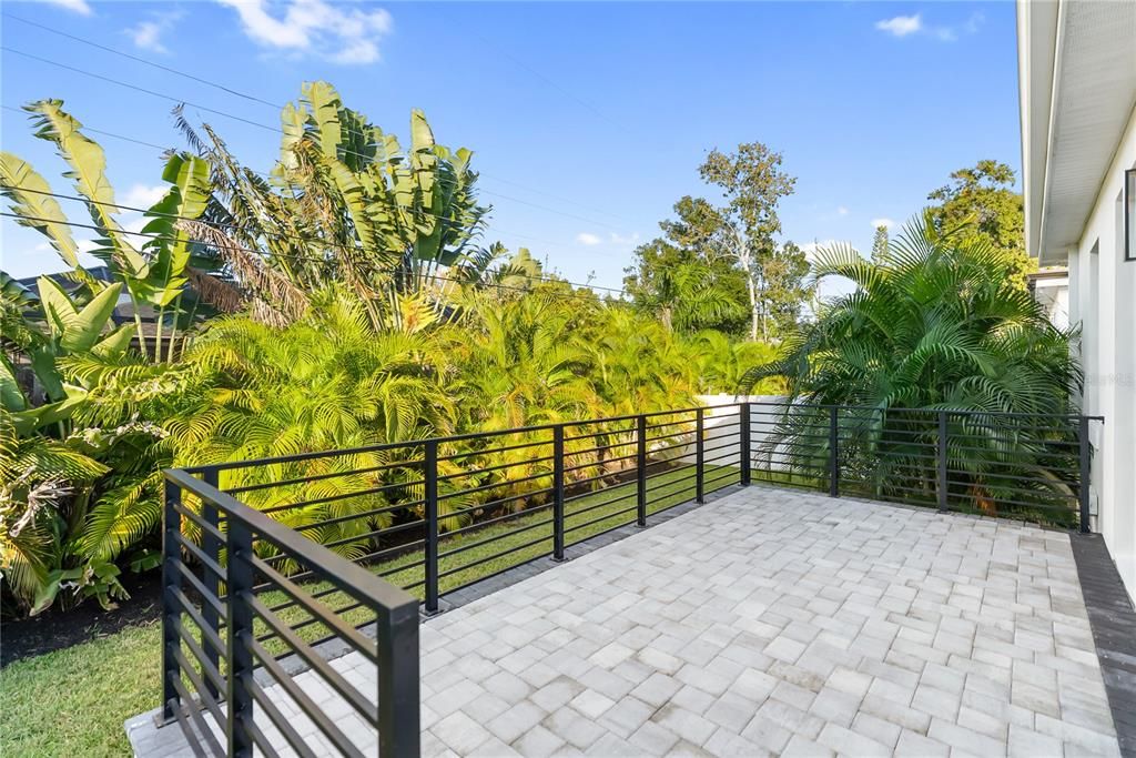 For Sale: $925,000 (4 beds, 2 baths, 2086 Square Feet)