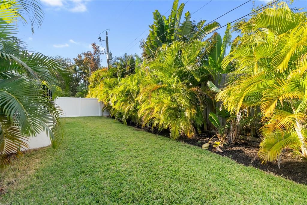 For Sale: $925,000 (4 beds, 2 baths, 2086 Square Feet)