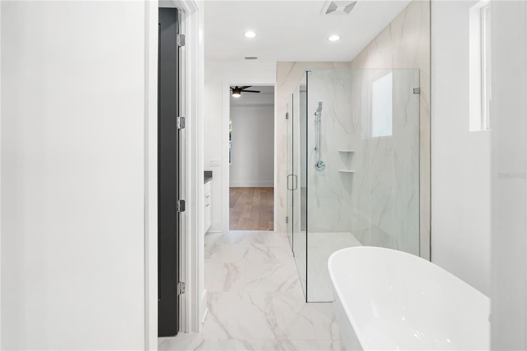 For Sale: $925,000 (4 beds, 2 baths, 2086 Square Feet)