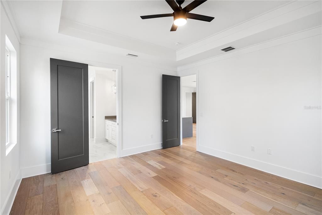 For Sale: $925,000 (4 beds, 2 baths, 2086 Square Feet)