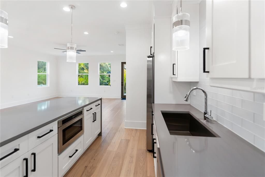 For Sale: $925,000 (4 beds, 2 baths, 2086 Square Feet)