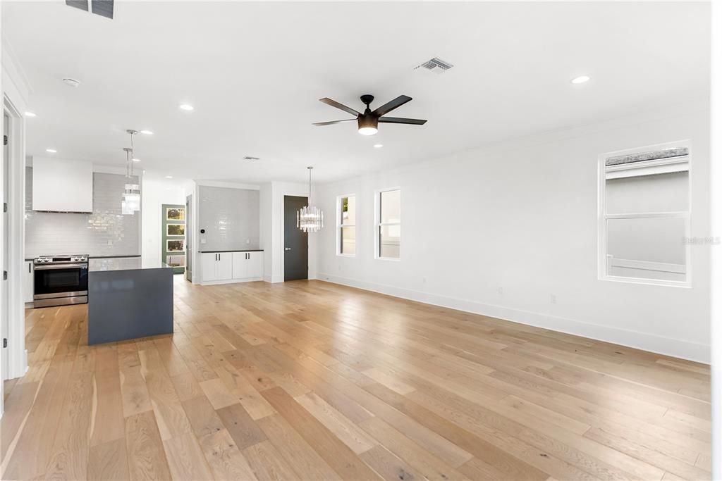 For Sale: $925,000 (4 beds, 2 baths, 2086 Square Feet)