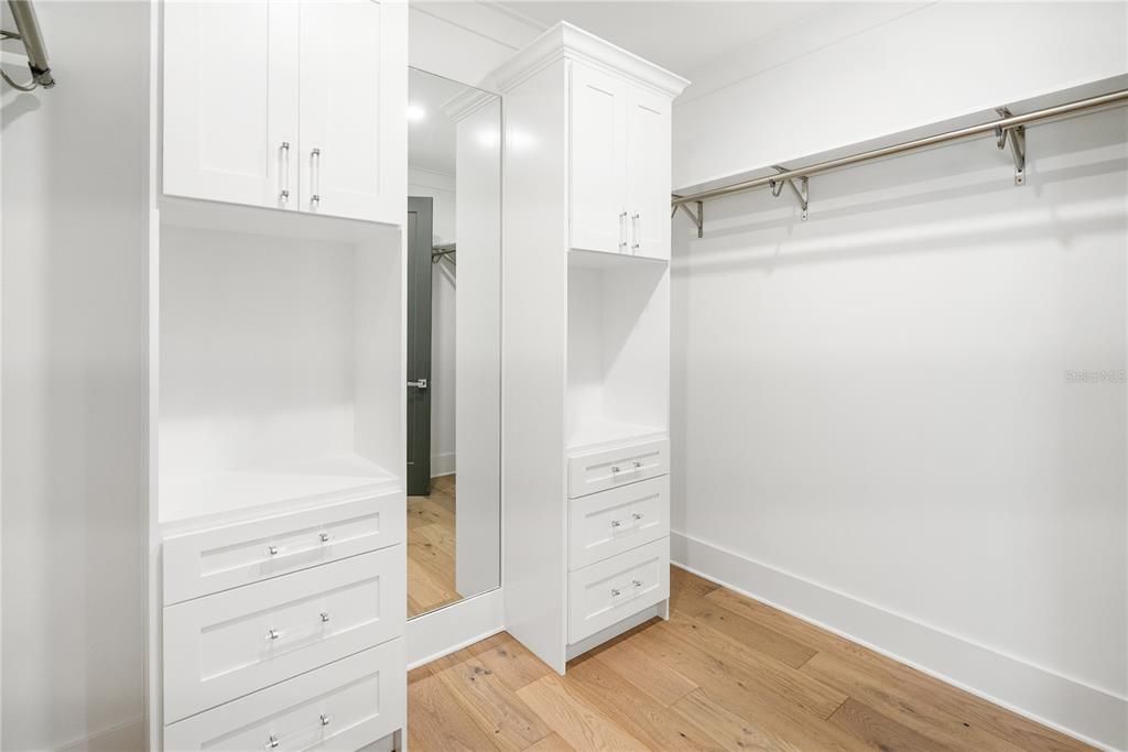 For Sale: $925,000 (4 beds, 2 baths, 2086 Square Feet)