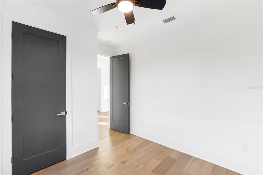 For Sale: $925,000 (4 beds, 2 baths, 2086 Square Feet)