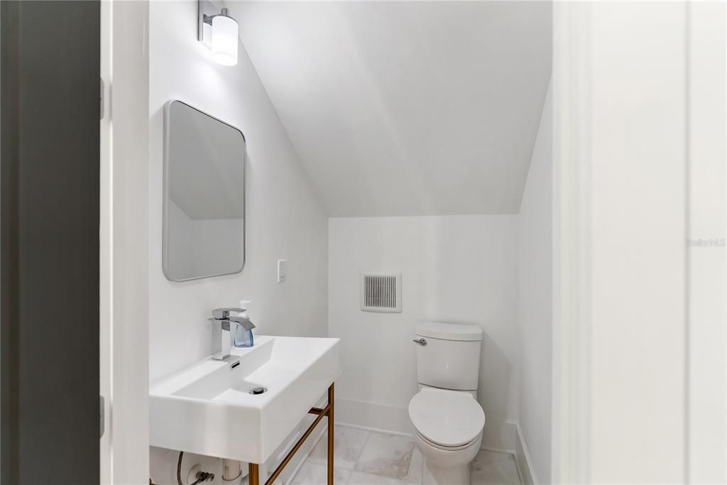 For Sale: $925,000 (4 beds, 2 baths, 2086 Square Feet)