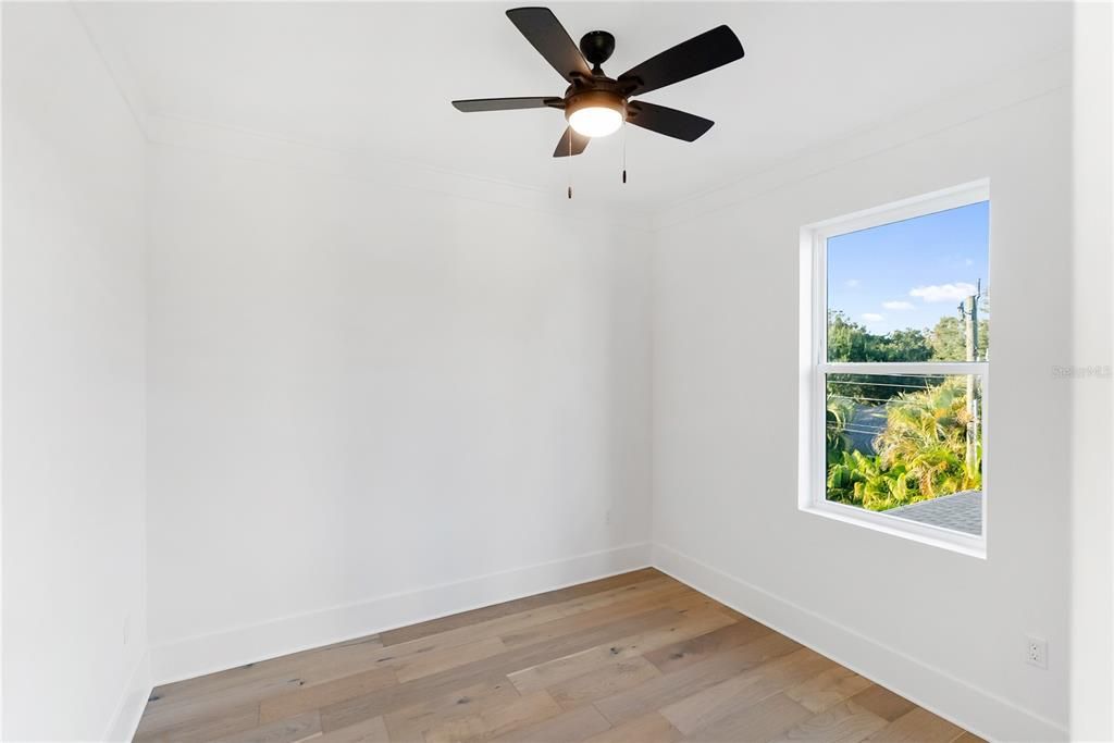 For Sale: $925,000 (4 beds, 2 baths, 2086 Square Feet)