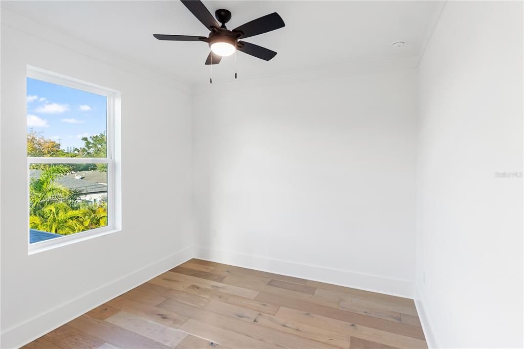 For Sale: $925,000 (4 beds, 2 baths, 2086 Square Feet)