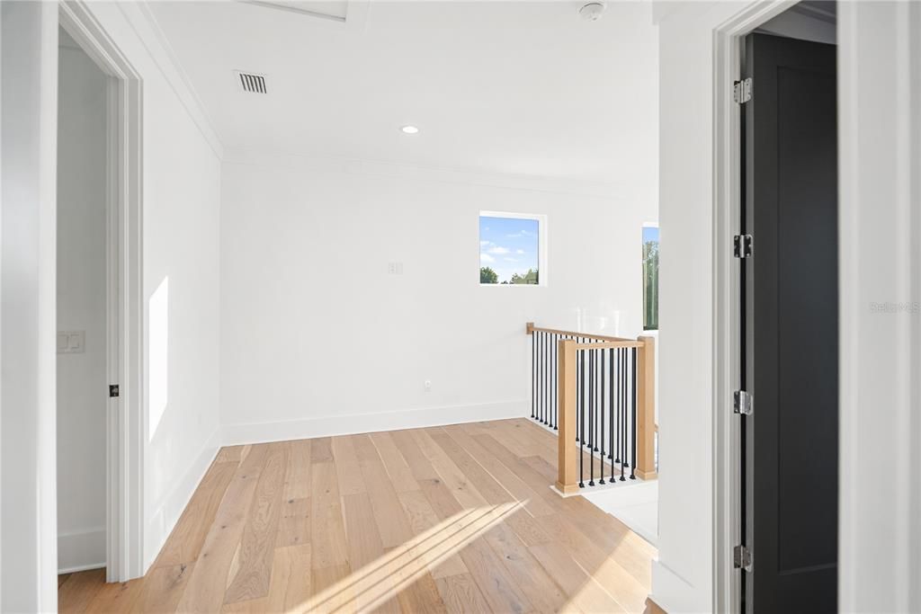 For Sale: $925,000 (4 beds, 2 baths, 2086 Square Feet)