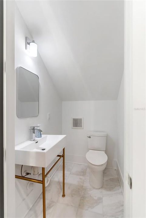 For Sale: $925,000 (4 beds, 2 baths, 2086 Square Feet)