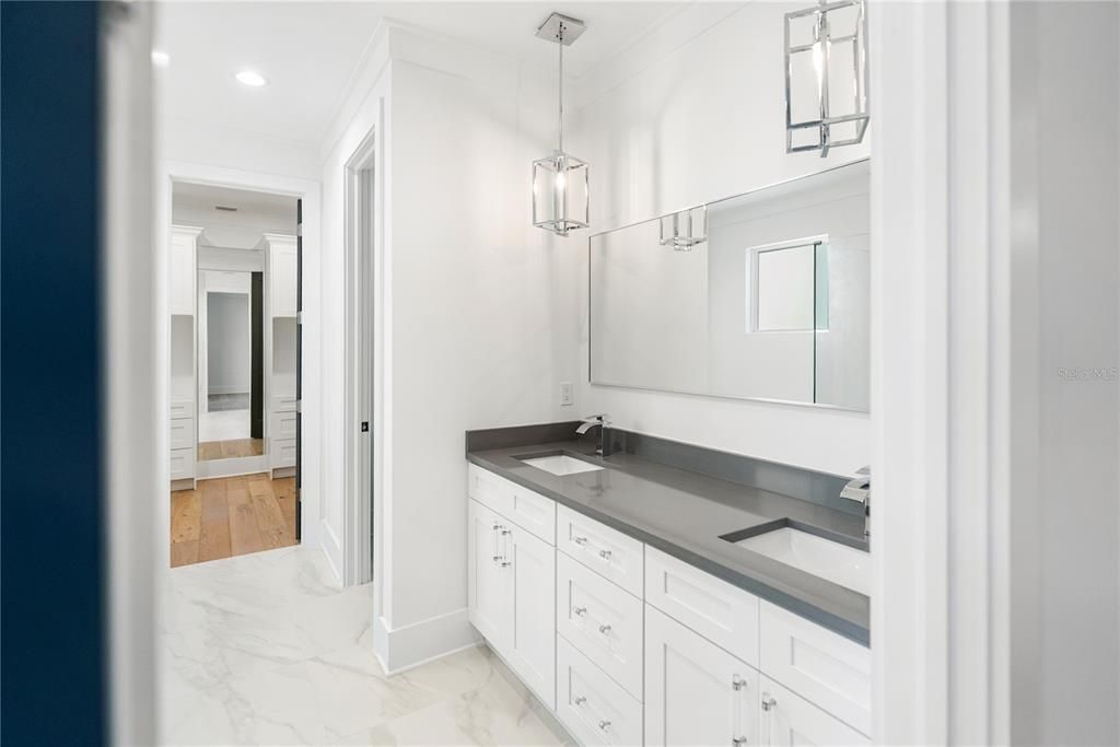 For Sale: $925,000 (4 beds, 2 baths, 2086 Square Feet)