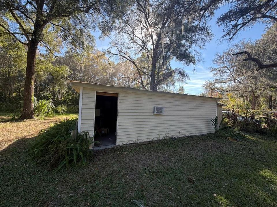 待售: $59,999 (2 贝兹, 2 浴室, 742 平方英尺)