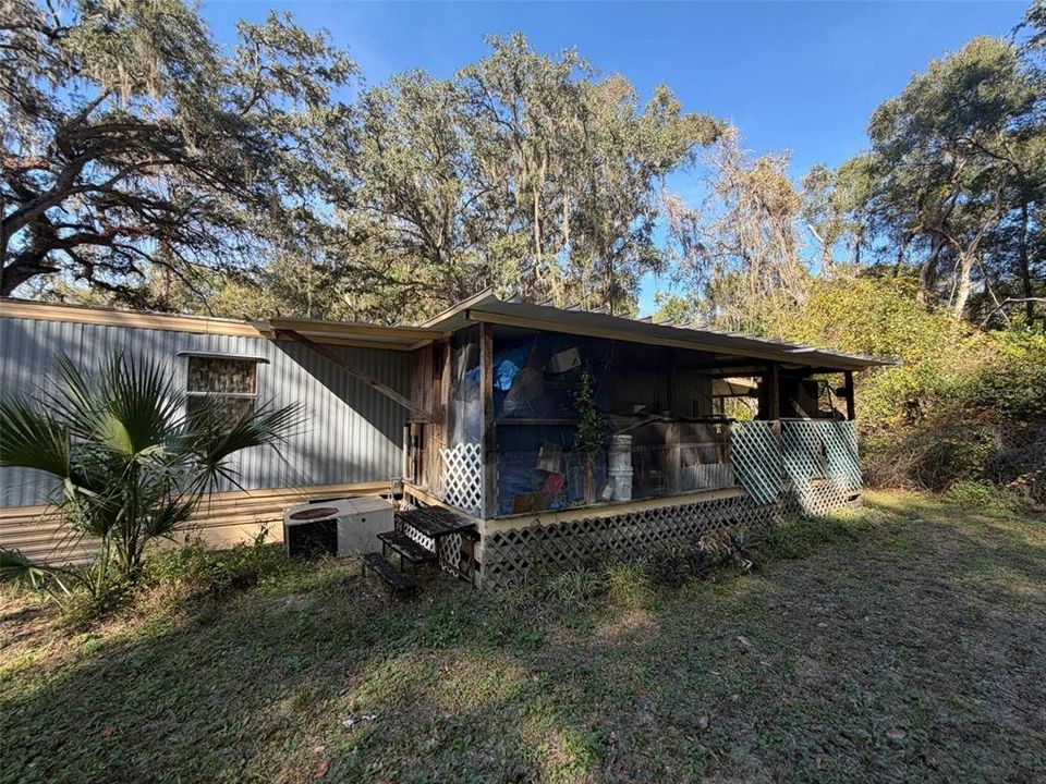 待售: $59,999 (2 贝兹, 2 浴室, 742 平方英尺)