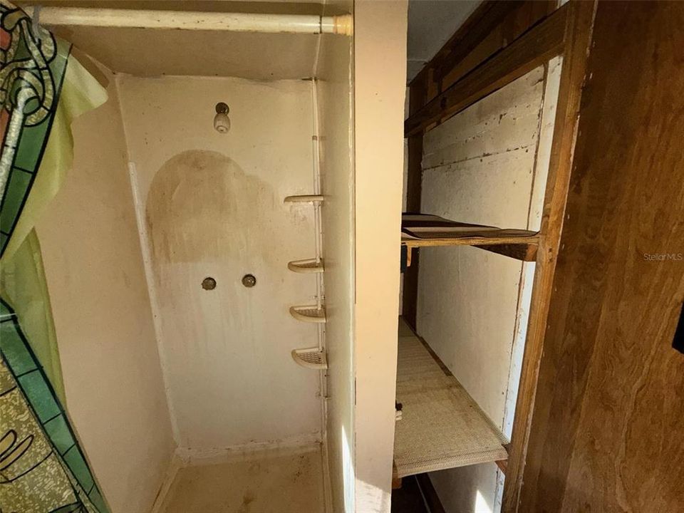 待售: $59,999 (2 贝兹, 2 浴室, 742 平方英尺)