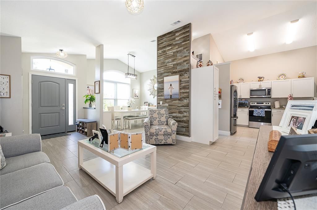 En Renta: $2,400 (3 camas, 2 baños, 1718 Pies cuadrados)