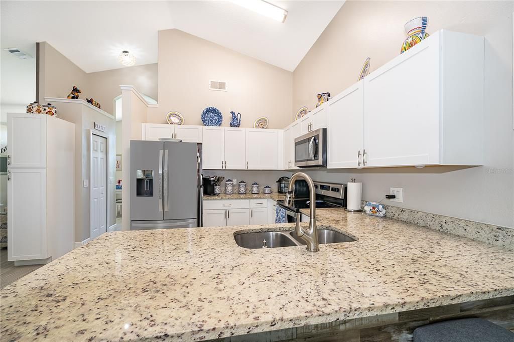 En Renta: $2,400 (3 camas, 2 baños, 1718 Pies cuadrados)