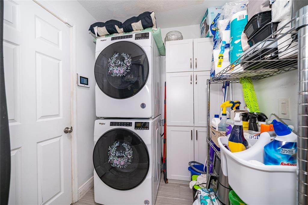 En Renta: $2,400 (3 camas, 2 baños, 1718 Pies cuadrados)