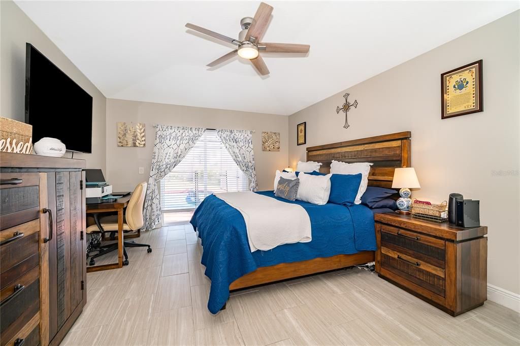 En Renta: $2,400 (3 camas, 2 baños, 1718 Pies cuadrados)