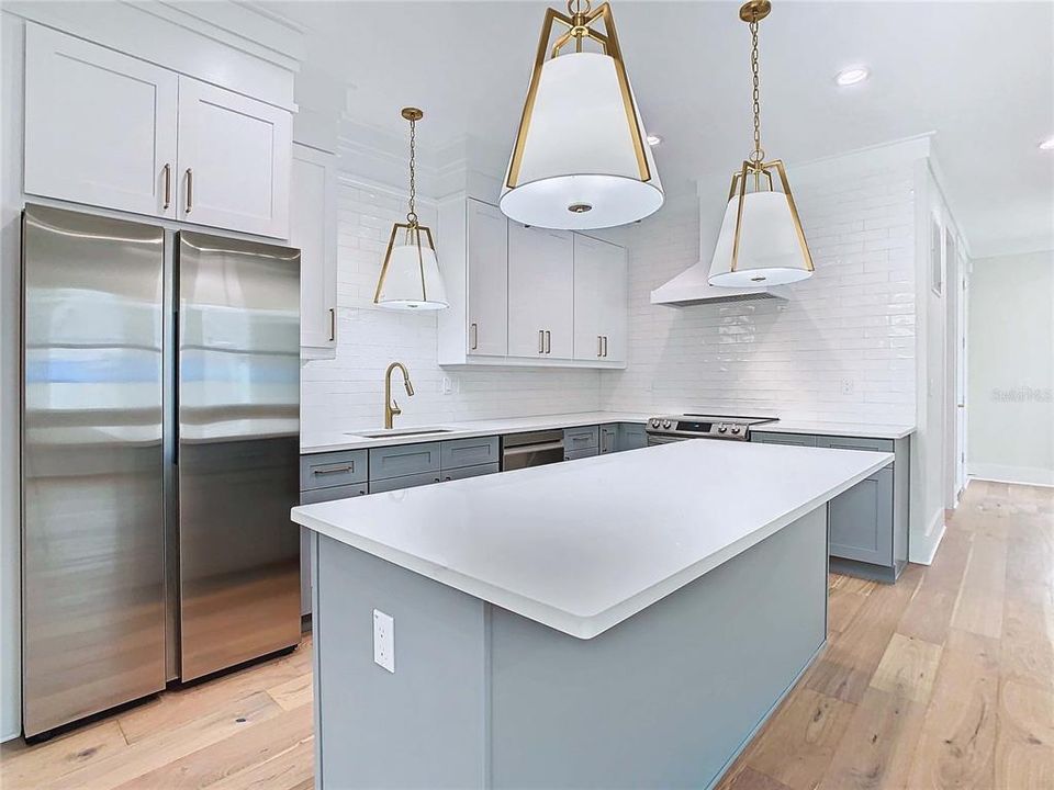 На продажу: $899,000 (4 спален, 2 ванн, 2141 Квадратных фут)