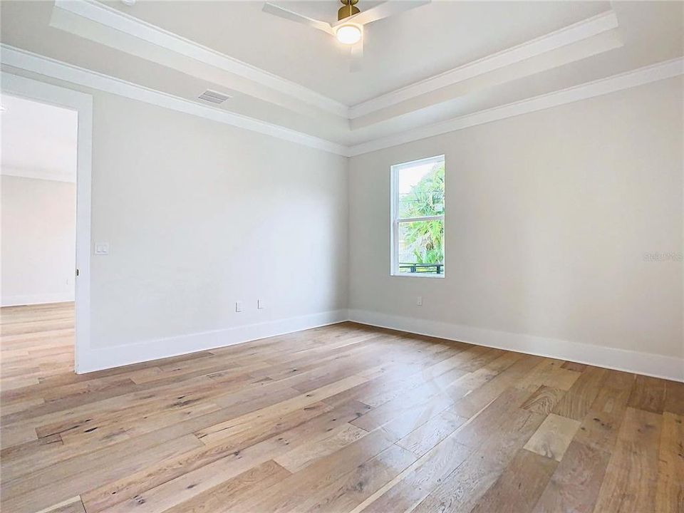 На продажу: $899,000 (4 спален, 2 ванн, 2141 Квадратных фут)