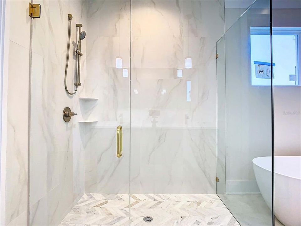 На продажу: $899,000 (4 спален, 2 ванн, 2141 Квадратных фут)