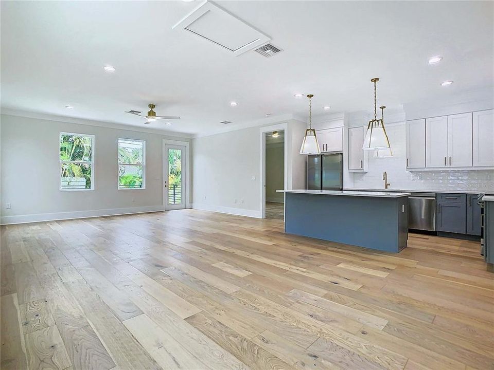 На продажу: $899,000 (4 спален, 2 ванн, 2141 Квадратных фут)