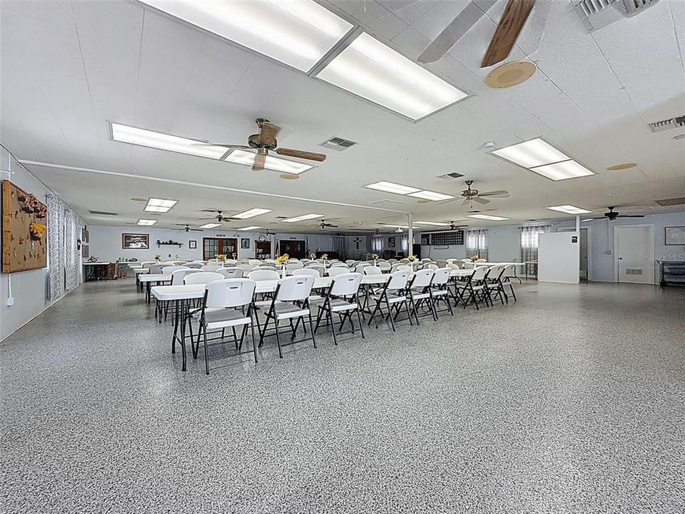 待售: $49,900 (2 贝兹, 1 浴室, 1220 平方英尺)