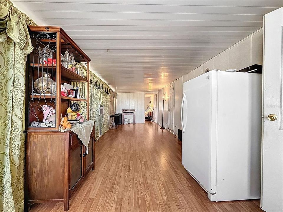 待售: $49,900 (2 贝兹, 1 浴室, 1220 平方英尺)