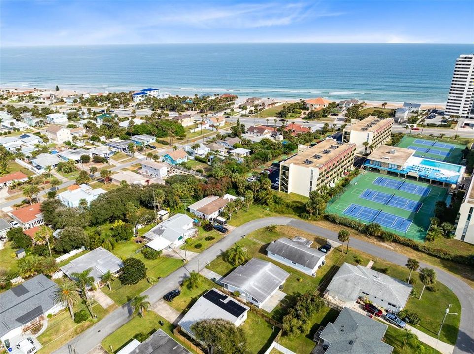 待售: $349,900 (2 贝兹, 2 浴室, 1082 平方英尺)