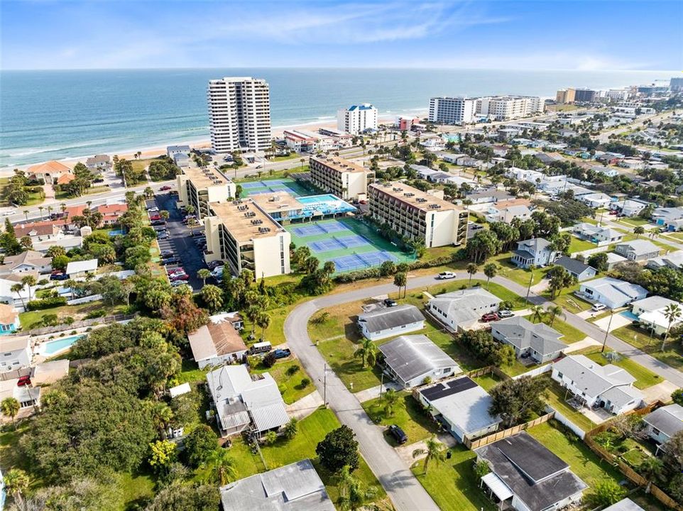 待售: $349,900 (2 贝兹, 2 浴室, 1082 平方英尺)