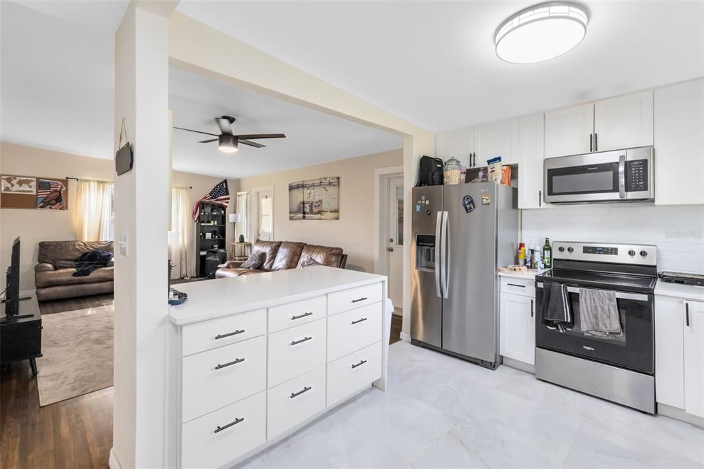 待售: $349,900 (2 贝兹, 2 浴室, 1082 平方英尺)