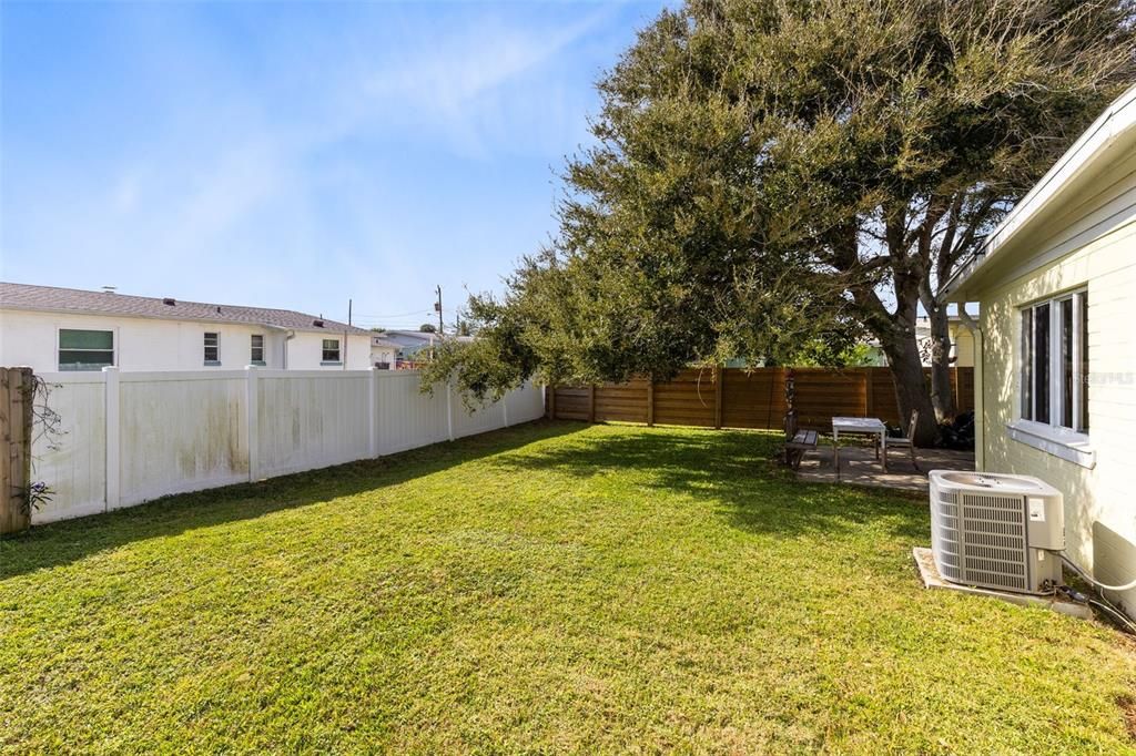 待售: $349,900 (2 贝兹, 2 浴室, 1082 平方英尺)