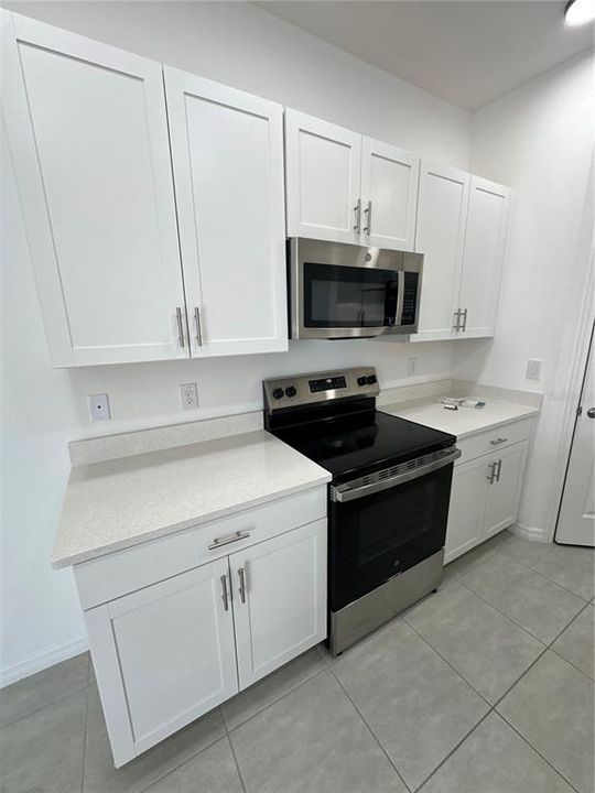 For Sale: $289,000 (3 beds, 2 baths, 1373 Square Feet)