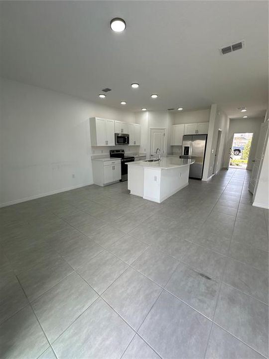 For Sale: $289,000 (3 beds, 2 baths, 1373 Square Feet)