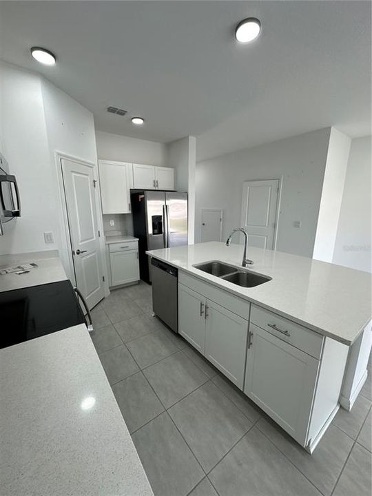 For Sale: $289,000 (3 beds, 2 baths, 1373 Square Feet)