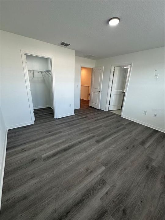 For Sale: $289,000 (3 beds, 2 baths, 1373 Square Feet)