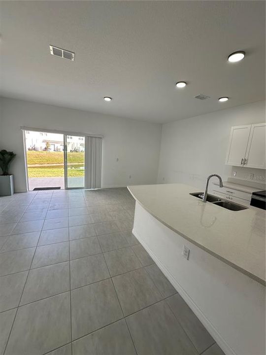 For Sale: $289,000 (3 beds, 2 baths, 1373 Square Feet)