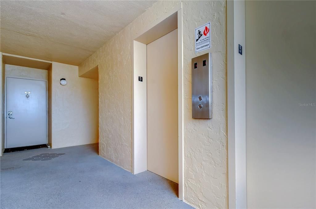 На продажу: $175,000 (1 спален, 1 ванн, 810 Квадратных фут)