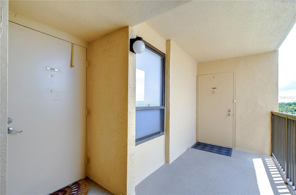 На продажу: $175,000 (1 спален, 1 ванн, 810 Квадратных фут)