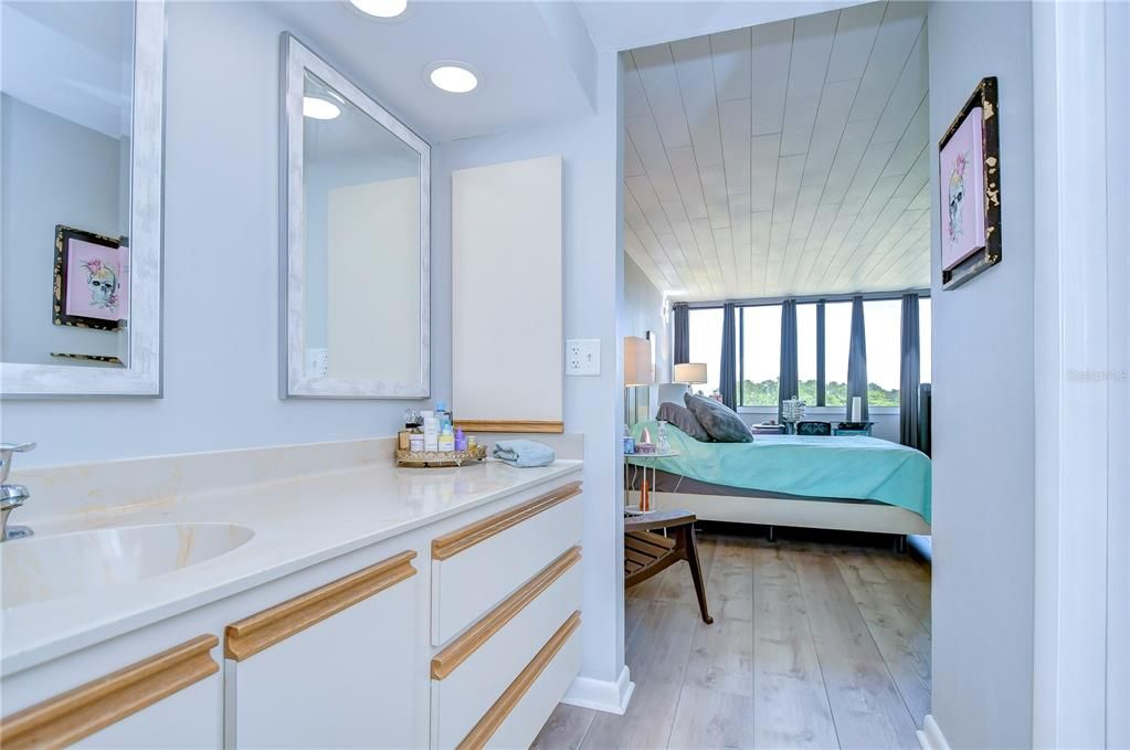 На продажу: $175,000 (1 спален, 1 ванн, 810 Квадратных фут)